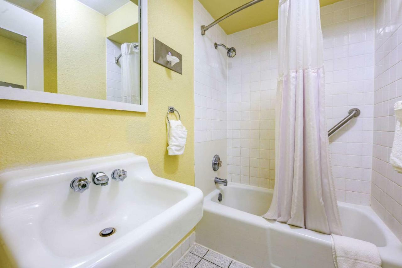 Aire Hotel Lebanon Hershey Εξωτερικό φωτογραφία